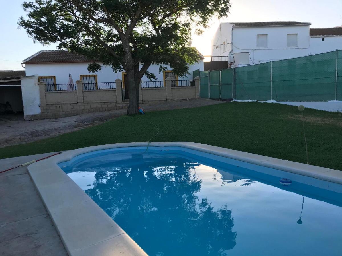 Вилла Cortijo Vista Alegre Фуэнте-де-Пьедра Экстерьер фото